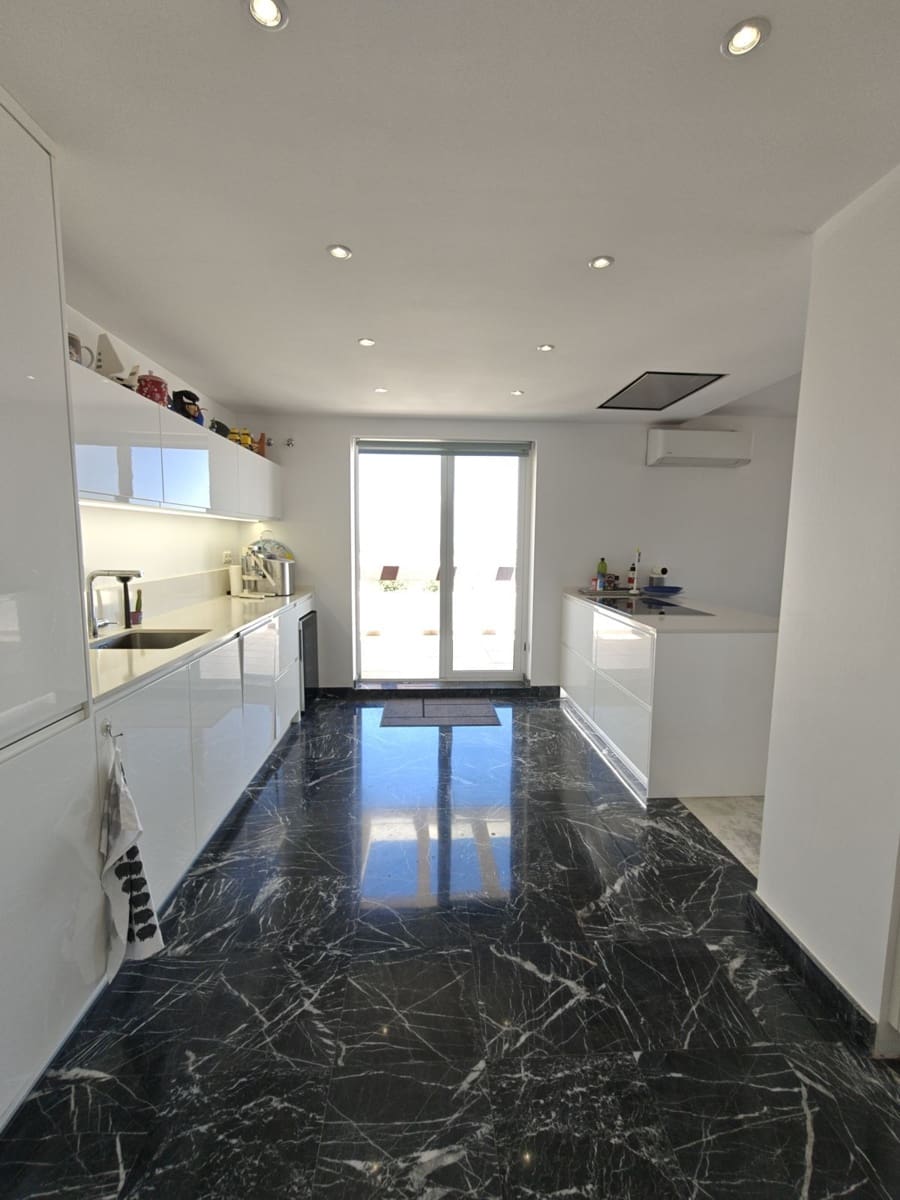 3 bedroom Penthouse for sale in Benalmadena Costa - € 675,000 (Ref: 10020558)
