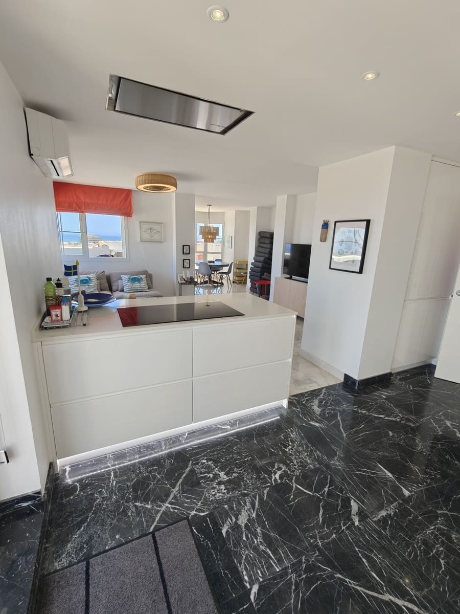 3 bedroom Penthouse for sale in Benalmadena Costa - € 675,000 (Ref: 10020558)