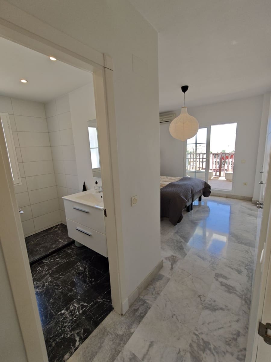 3 bedroom Penthouse for sale in Benalmadena Costa - € 675,000 (Ref: 10020558)