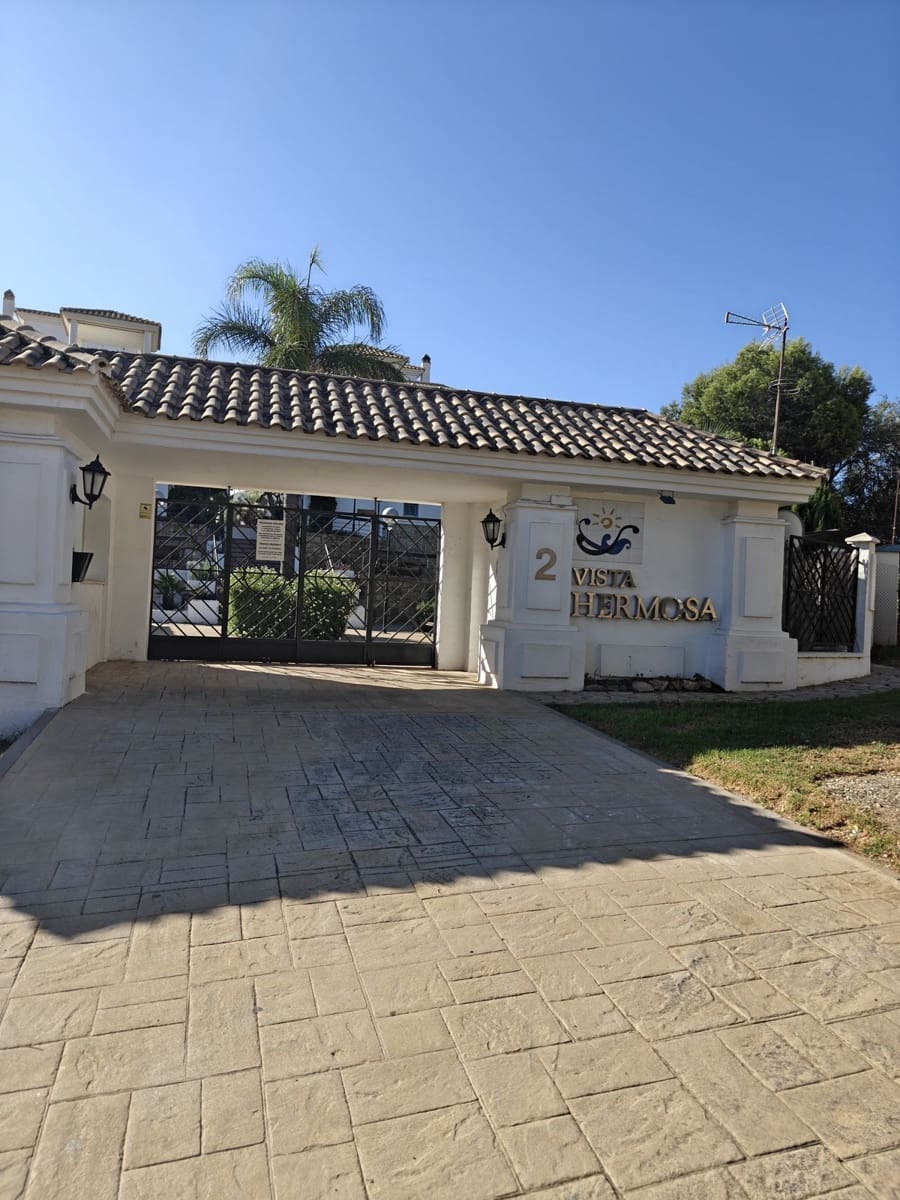 3 bedroom Penthouse for sale in Benalmadena Costa - € 675,000 (Ref: 10020558)