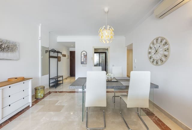 2 bedroom Apartment for sale in Buenas Noches, Estepona - € 359,000 (Ref: 10020560)