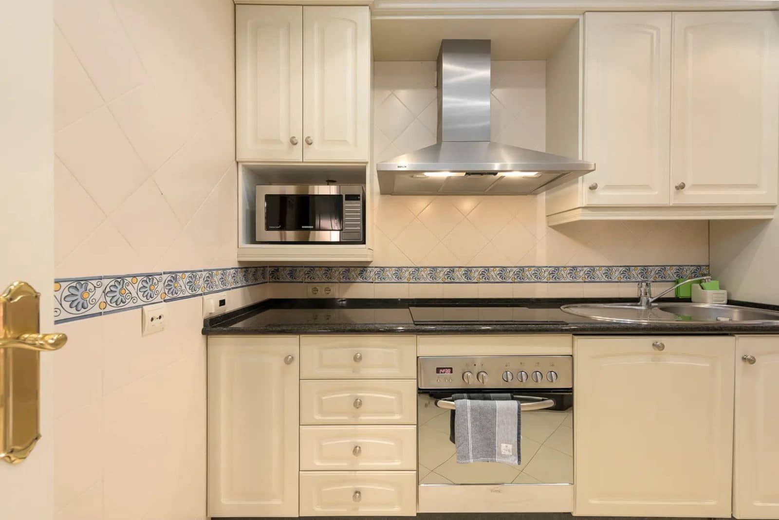 2 slaapkamer Appartement te koop in Elviria - € 549.000 (Ref: 10020564)