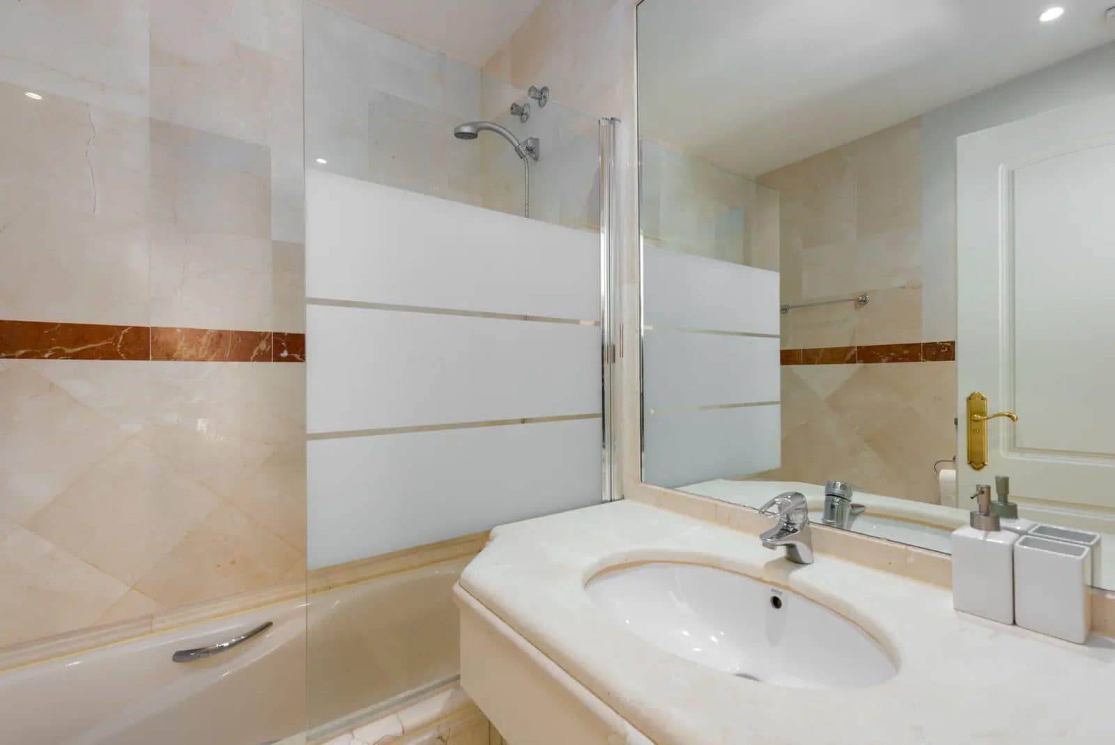 2 slaapkamer Appartement te koop in Elviria - € 549.000 (Ref: 10020564)