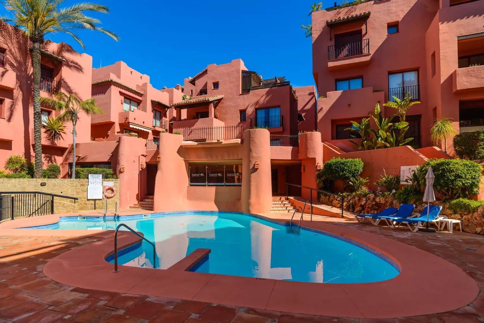 2 slaapkamer Appartement te koop in Elviria - € 549.000 (Ref: 10020564)
