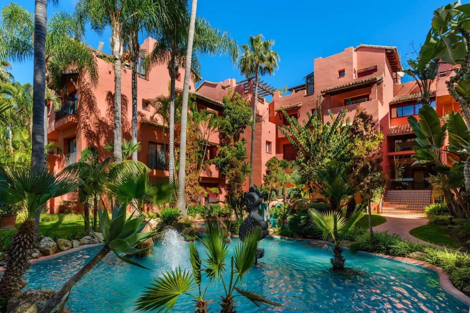 2 slaapkamer Appartement te koop in Elviria - € 549.000 (Ref: 10020564)