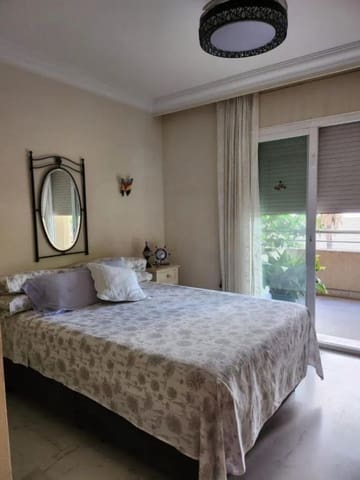 2 soveværelse Lejlighed til salg i Puerto Banus, Marbella - € 640.000 (Ref: 10020565)
