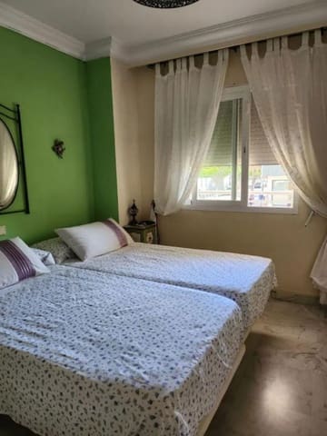 2 soveværelse Lejlighed til salg i Puerto Banus, Marbella - € 640.000 (Ref: 10020565)