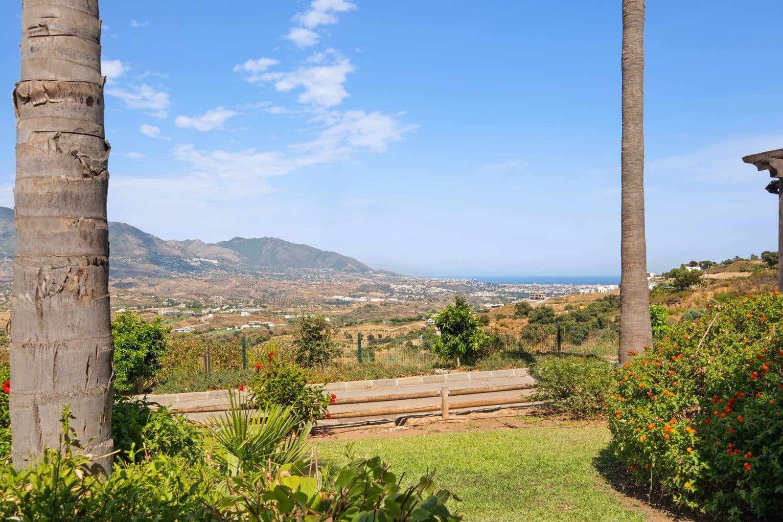 2 bedroom Apartment for sale in La Mairena - € 495,000 (Ref: 10020566)