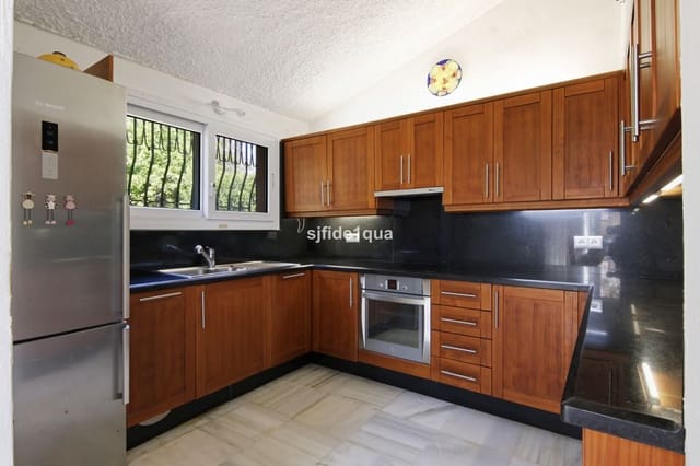 3 sovrum Villa till salu i Bahía Dorada, Estepona - 850 000 € (Ref: 10020575)
