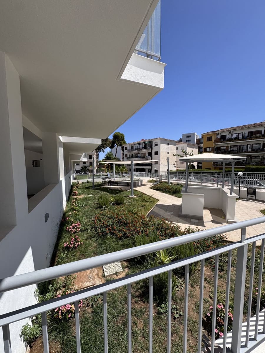 2 bedroom Apartment for sale in Benalmadena Costa - € 699,000 (Ref: 10020576)