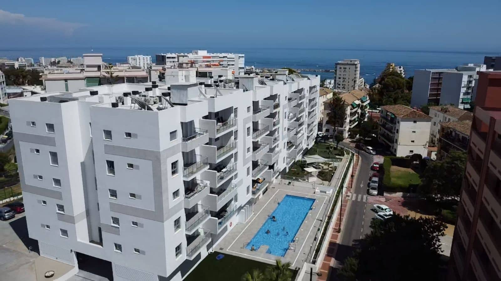 2 bedroom Apartment for sale in Benalmadena Costa - € 699,000 (Ref: 10020576)