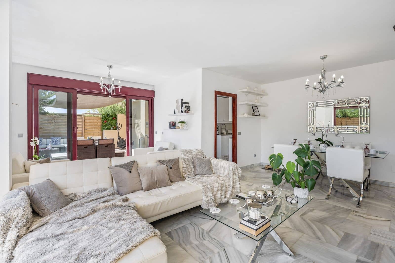Chalet de 3 habitaciones en Benahavís en venta - 495.000 € (Ref: 10020581)