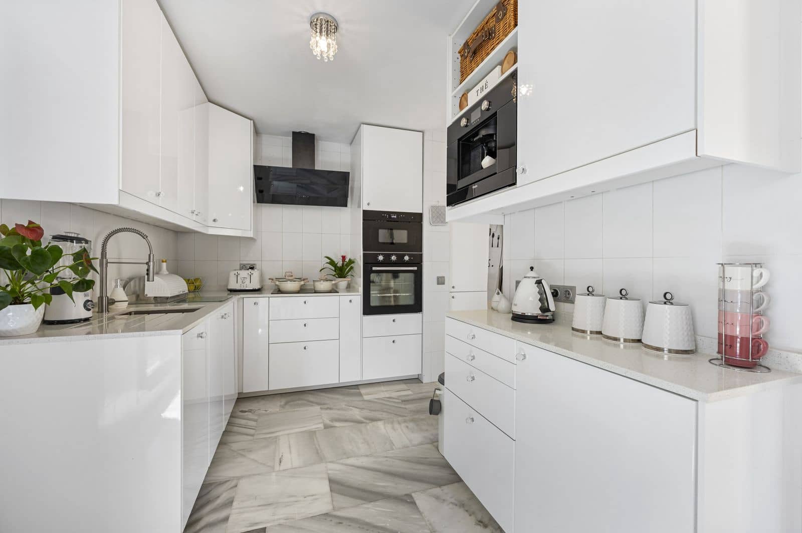 Chalet de 3 habitaciones en Benahavís en venta - 495.000 € (Ref: 10020581)