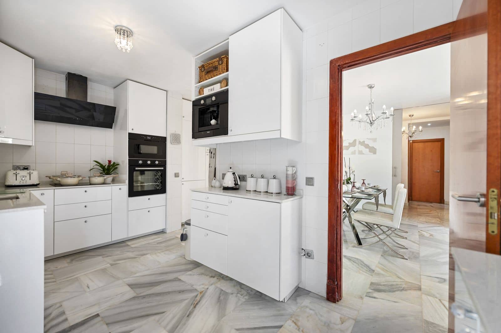 Chalet de 3 habitaciones en Benahavís en venta - 495.000 € (Ref: 10020581)