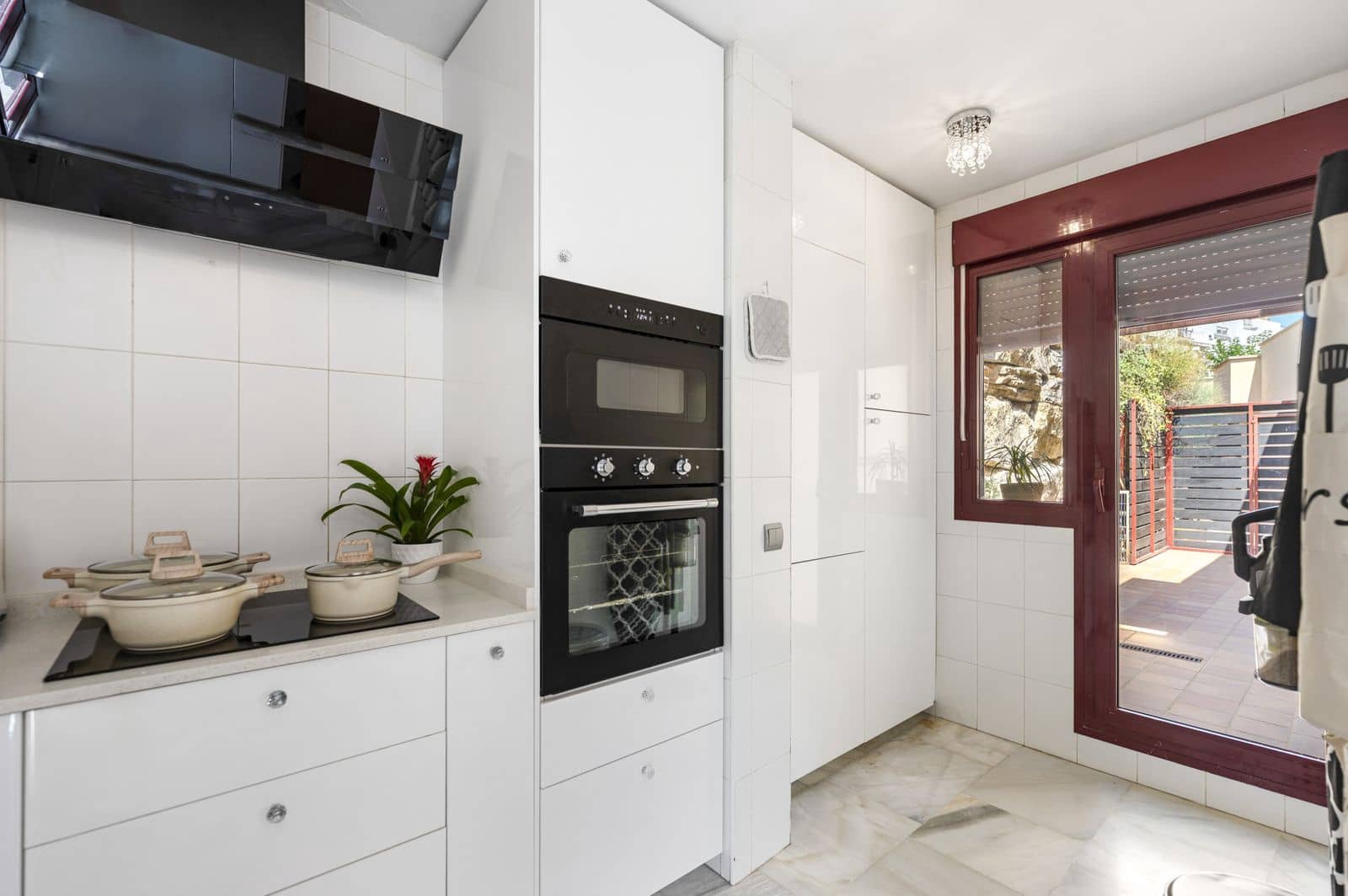 Chalet de 3 habitaciones en Benahavís en venta - 495.000 € (Ref: 10020581)