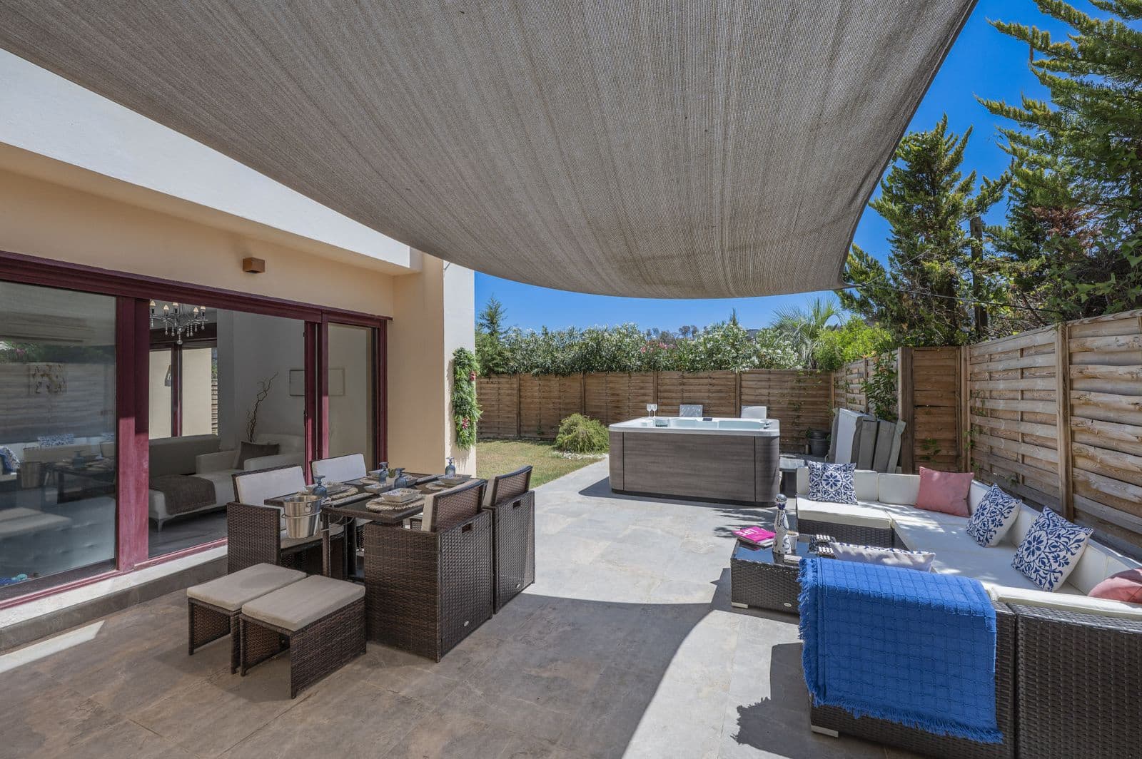 Chalet de 3 habitaciones en Benahavís en venta - 495.000 € (Ref: 10020581)