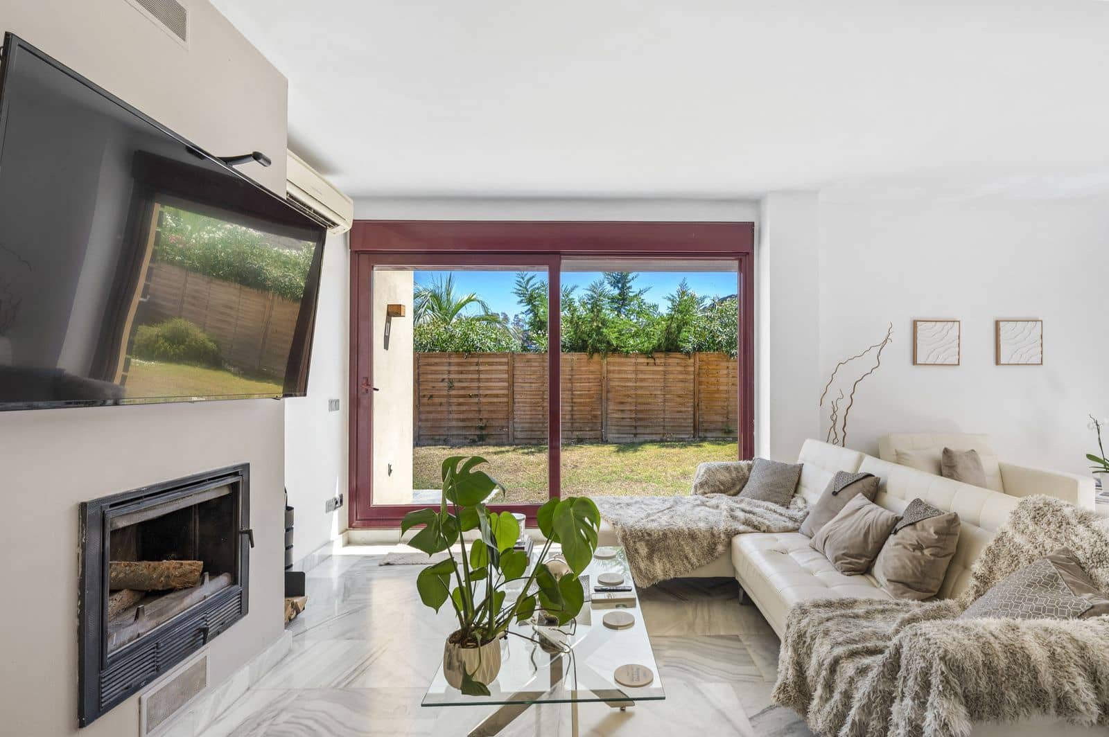 Chalet de 3 habitaciones en Benahavís en venta - 495.000 € (Ref: 10020581)