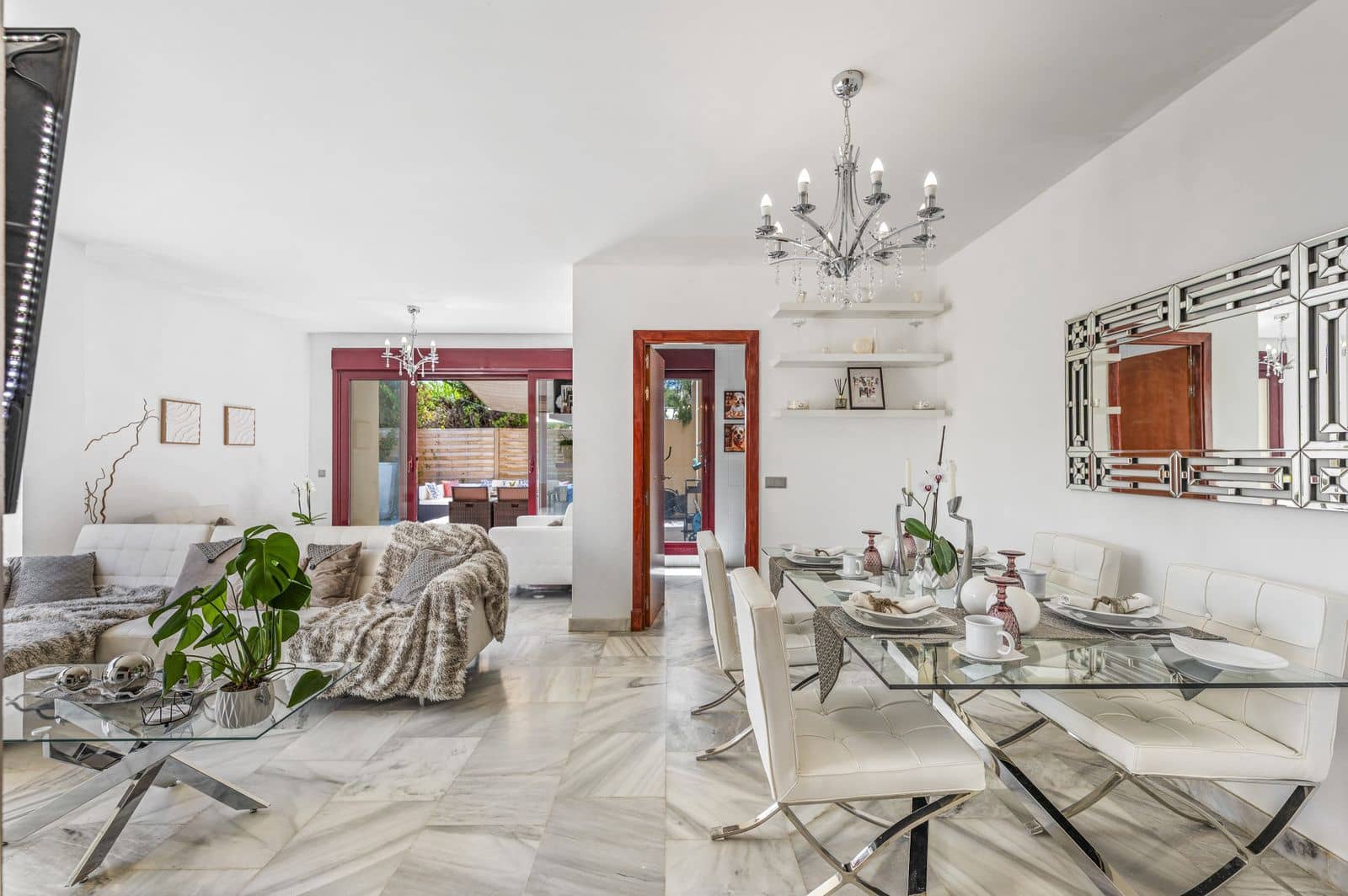 Chalet de 3 habitaciones en Benahavís en venta - 495.000 € (Ref: 10020581)