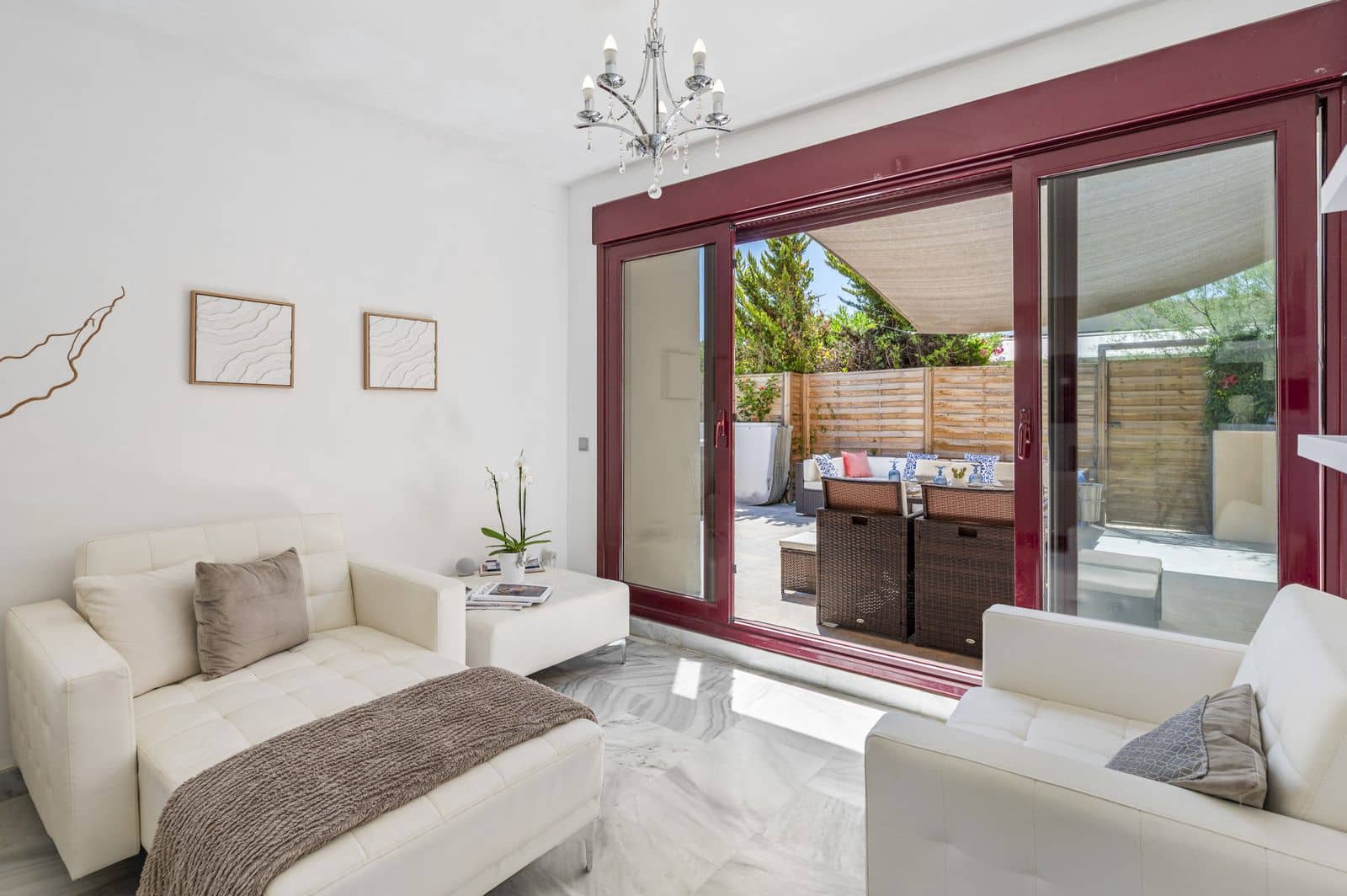 Chalet de 3 habitaciones en Benahavís en venta - 495.000 € (Ref: 10020581)