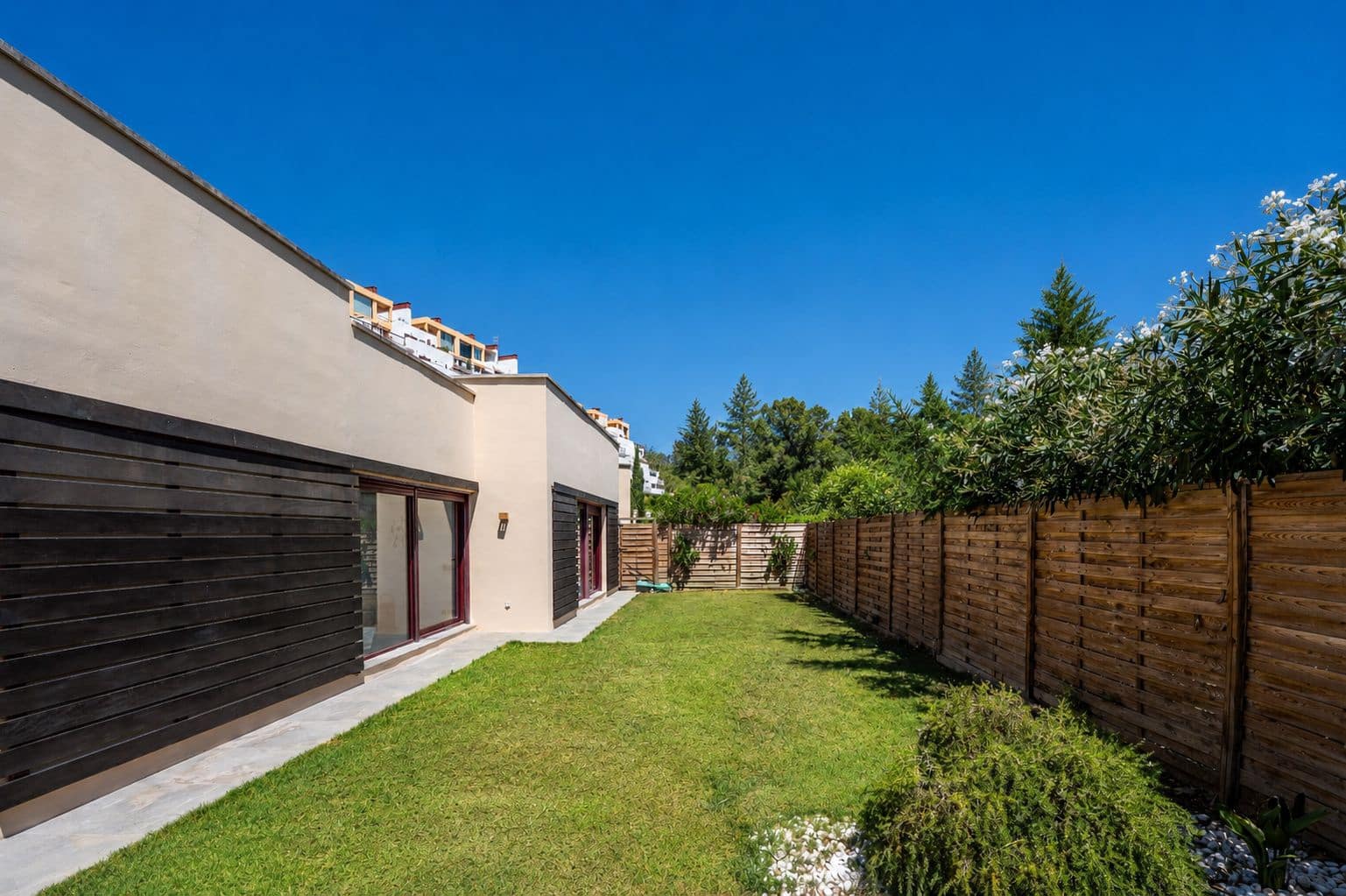 Chalet de 3 habitaciones en Benahavís en venta - 495.000 € (Ref: 10020581)