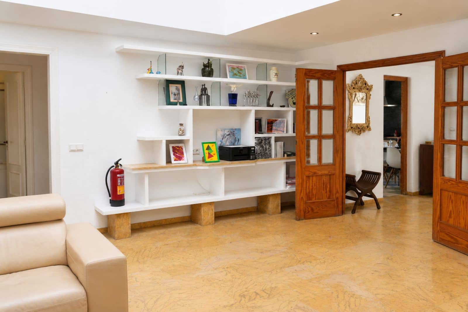5 bedroom Villa for sale in Marbella - € 1,100,000 (Ref: 10020583)