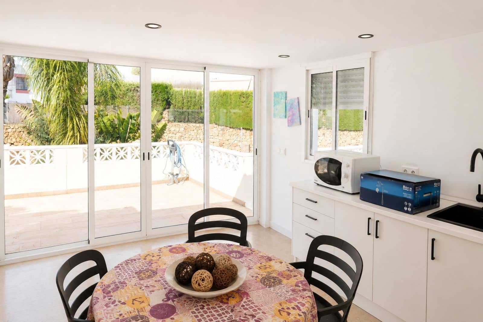 5 bedroom Villa for sale in Marbella - € 1,100,000 (Ref: 10020583)