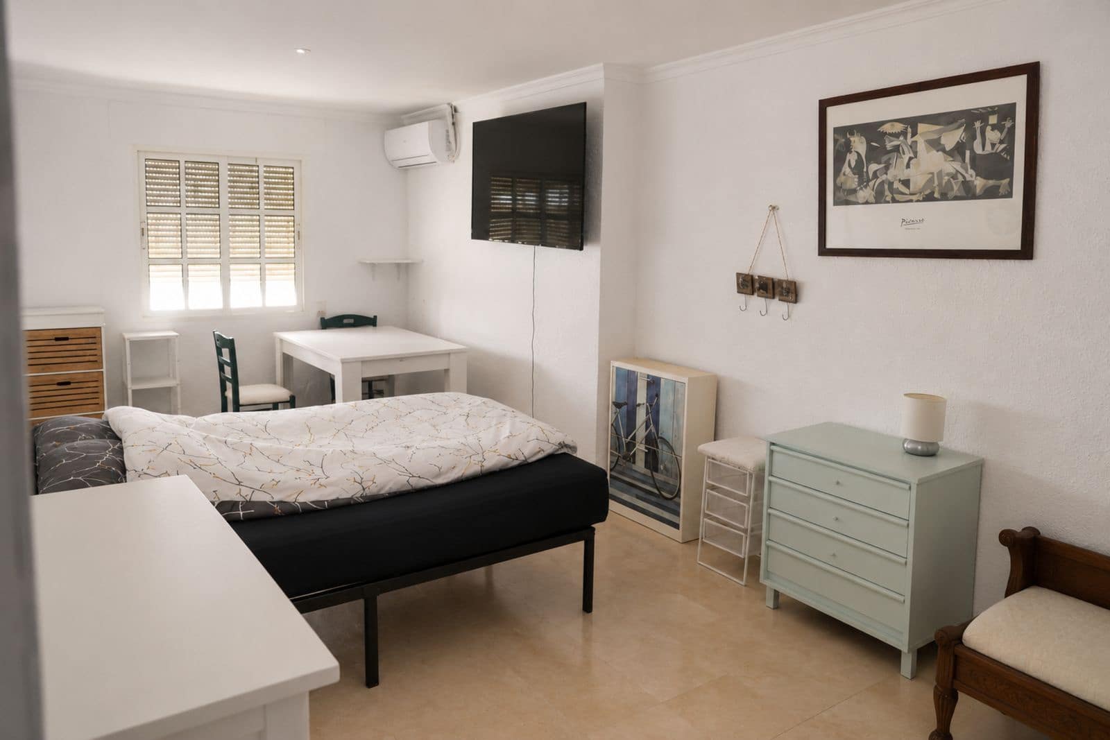 5 bedroom Villa for sale in Marbella - € 1,100,000 (Ref: 10020583)