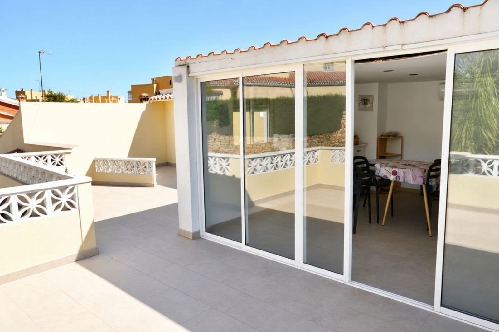 5 bedroom Villa for sale in Marbella - € 1,100,000 (Ref: 10020583)