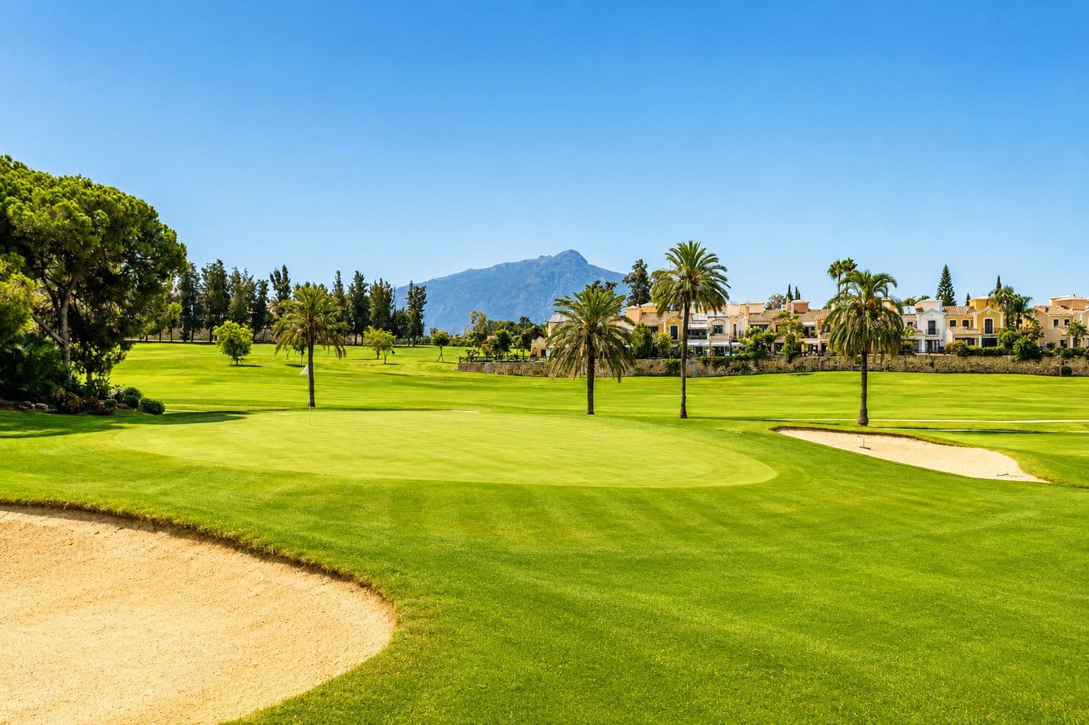 6 slaapkamer Huis te koop in Guadalmina - € 1.450.000 (Ref: 10020585)