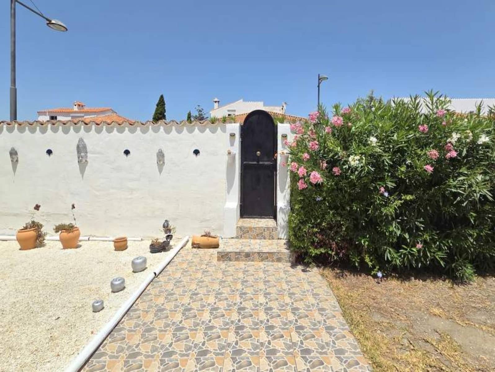 5 bedroom Villa for sale in Manilva - € 595,000 (Ref: 10020586)