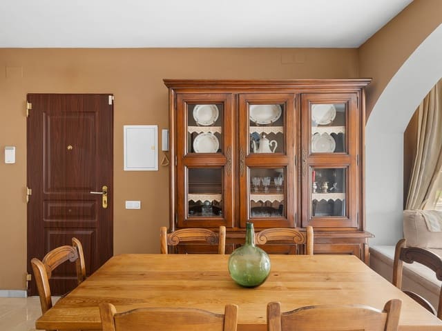 3 Zimmer Apartment zu verkaufen in Nueva Andalucia, Marbella - 630.000 € (Ref: 10020590)