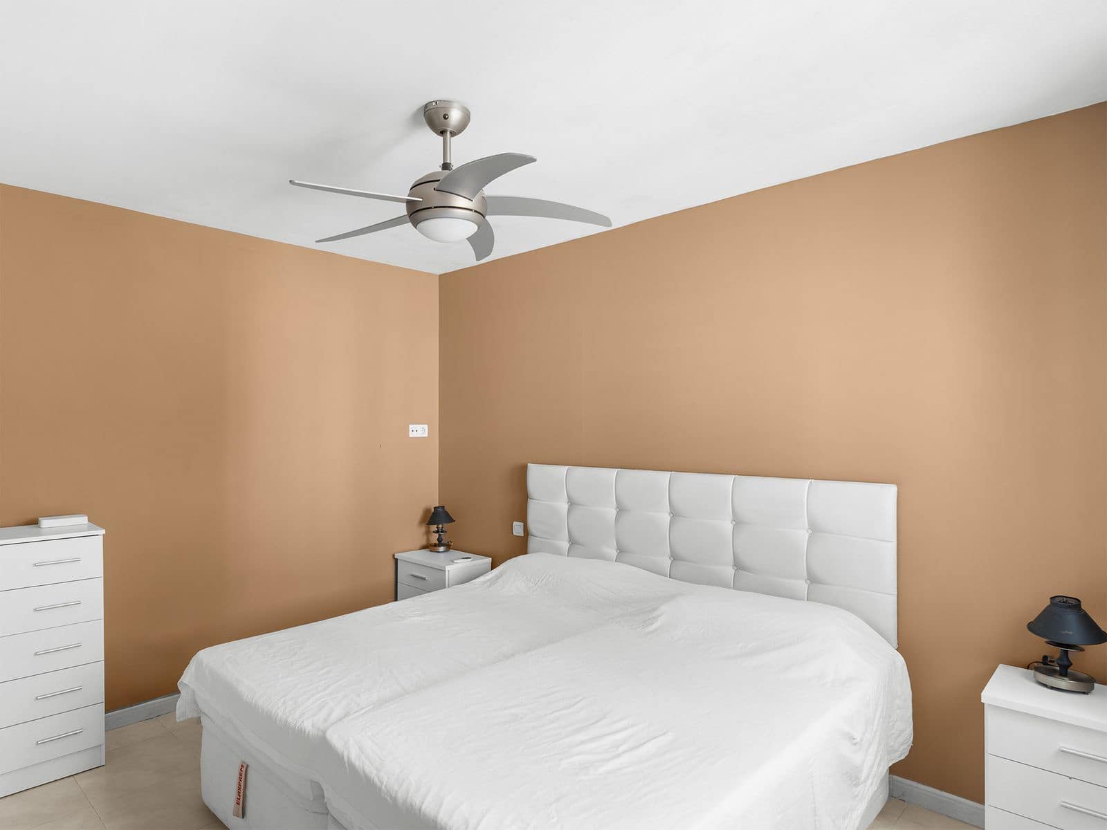 3 Zimmer Apartment zu verkaufen in Nueva Andalucia - 630.000 € (Ref: 10020590)