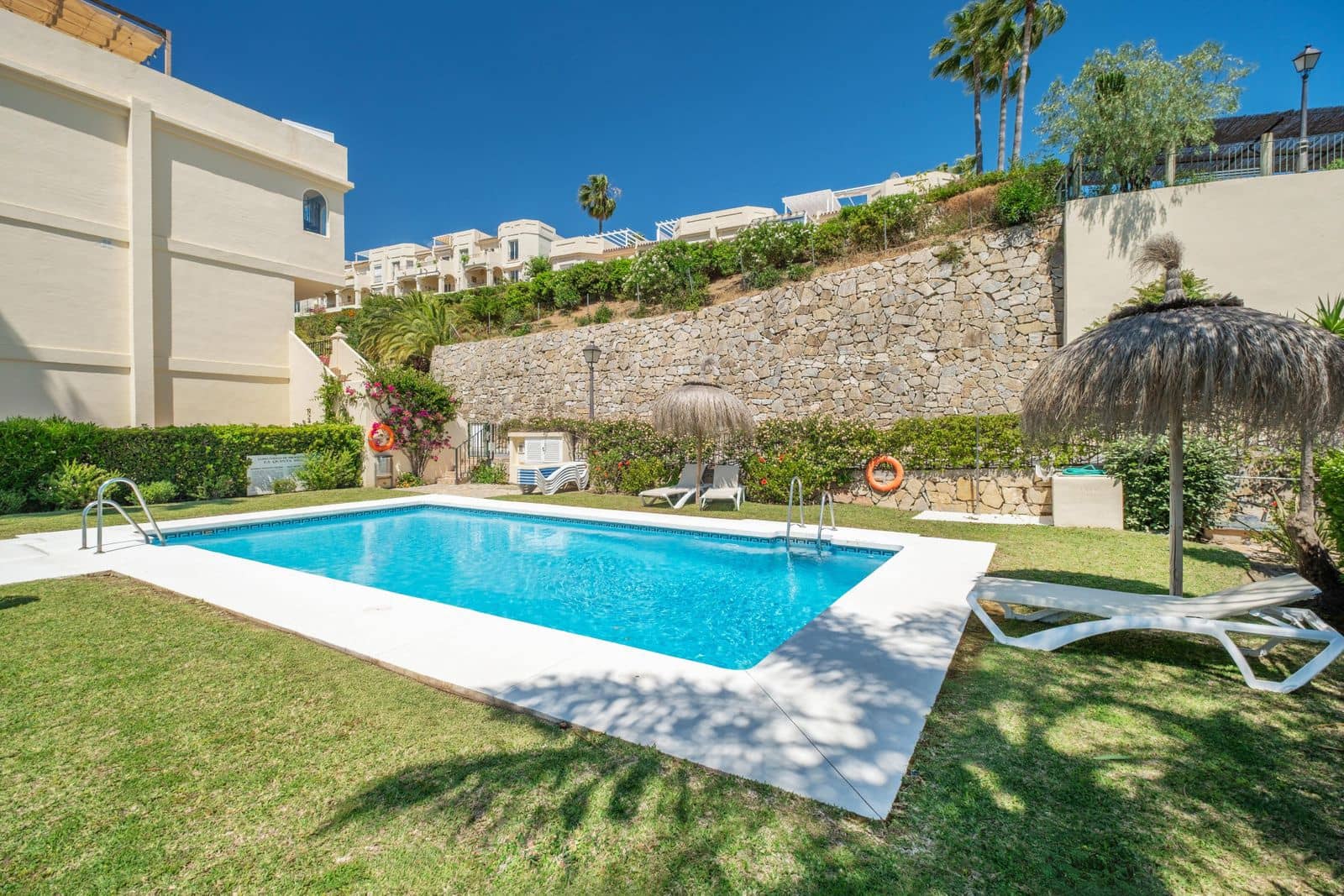 4 bedroom Townhouse for sale in Benahavis - € 1,195,000 (Ref: 10020591)