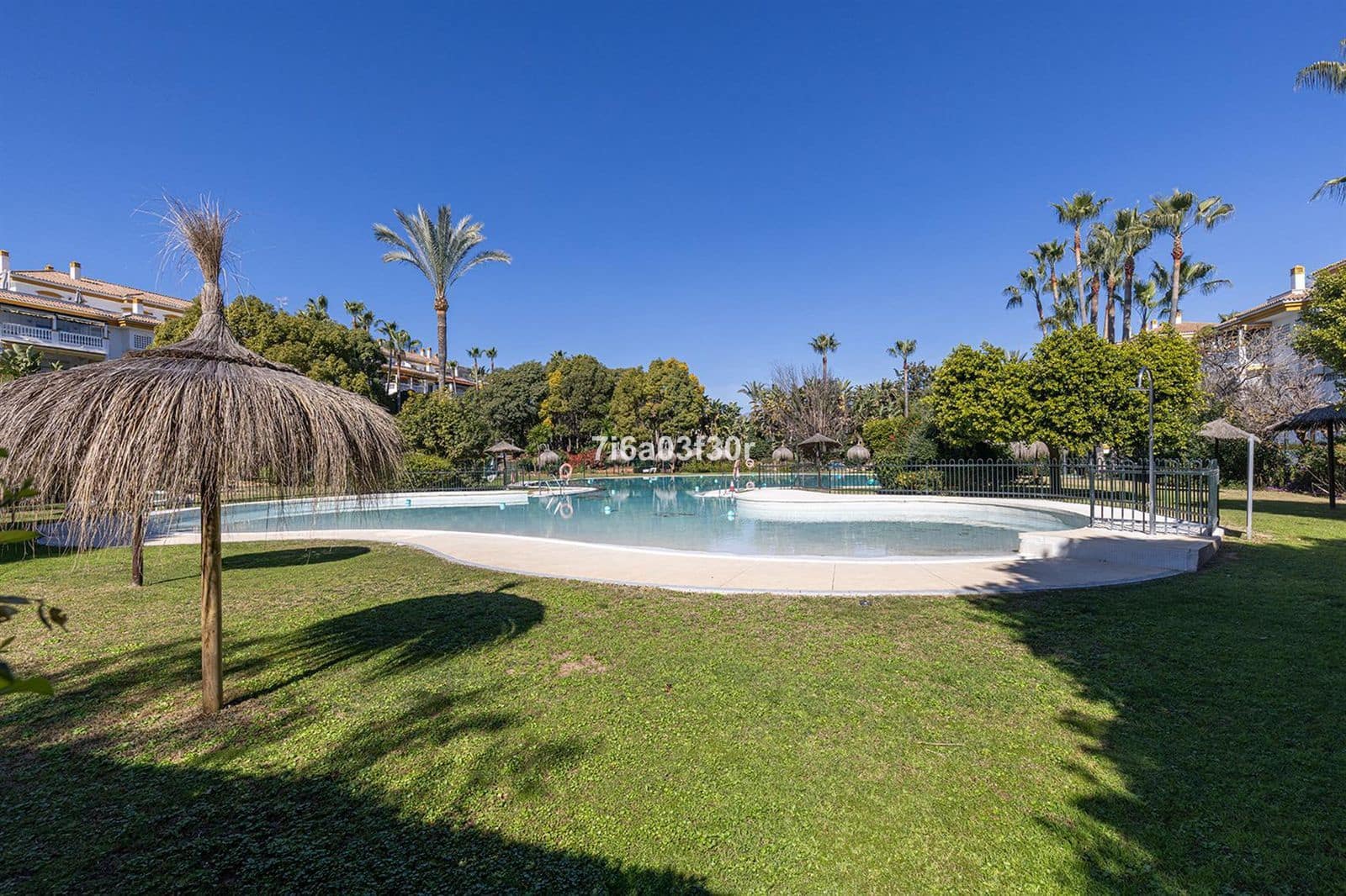 2 chambre Appartement à vendre à Puerto Banus - 515 000 € (Ref: 10020594)