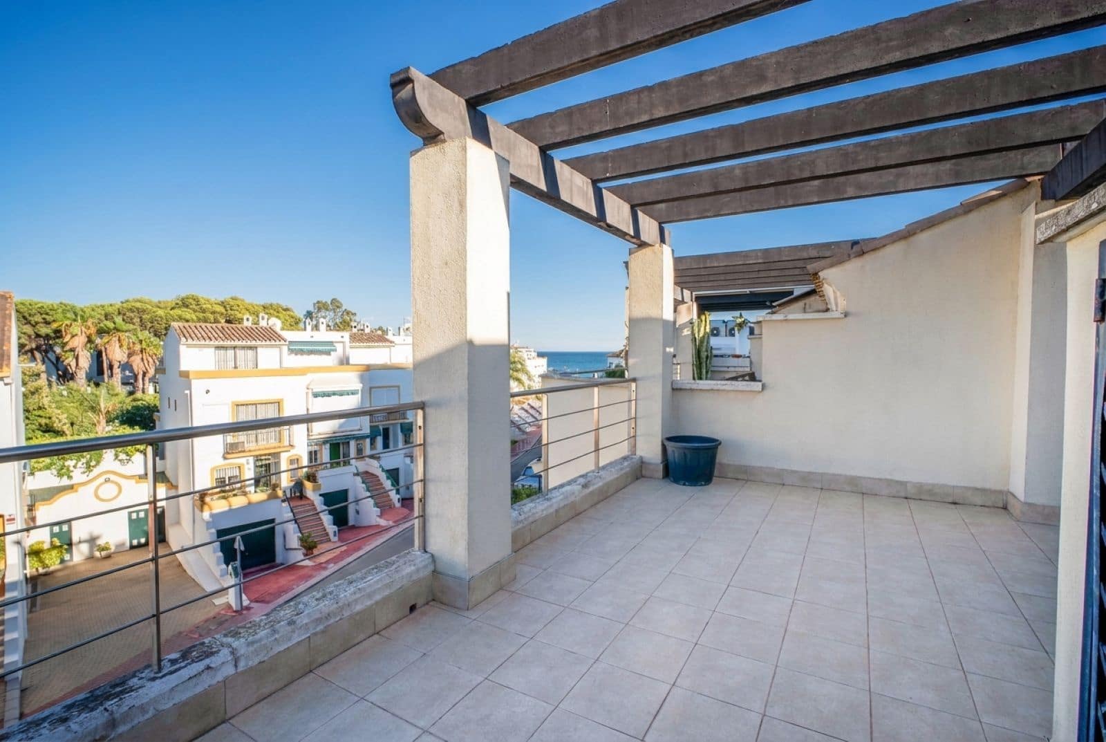 4 bedroom Townhouse for sale in Estepona - € 750,000 (Ref: 10020596)