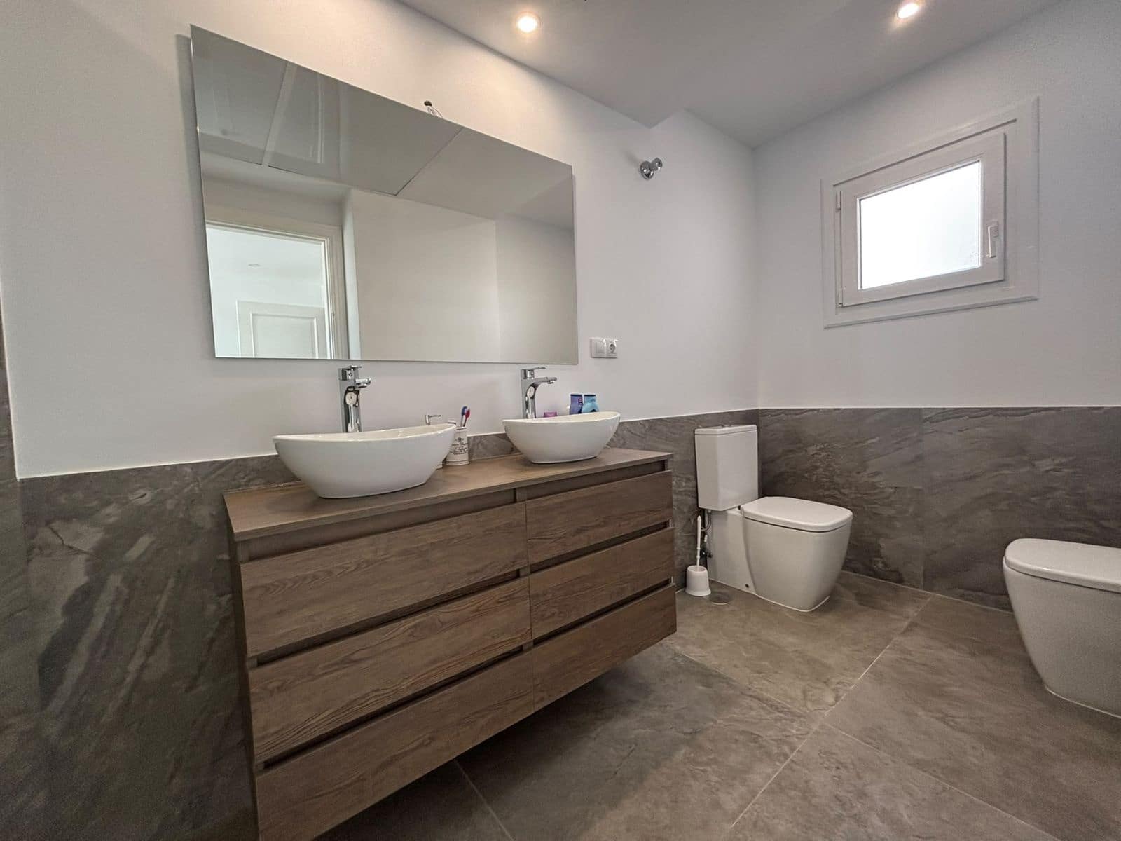 4 bedroom Townhouse for sale in Marbella - € 1,050,000 (Ref: 10020598)