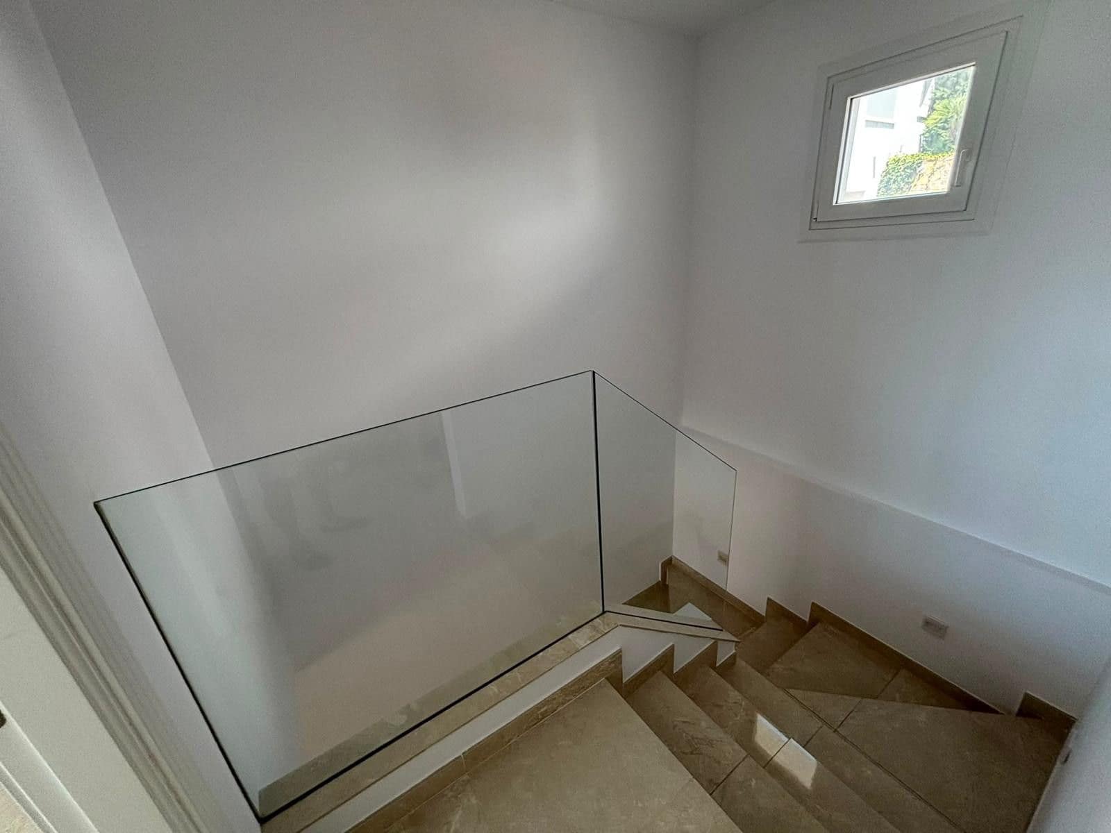 4 bedroom Townhouse for sale in Marbella - € 1,050,000 (Ref: 10020598)