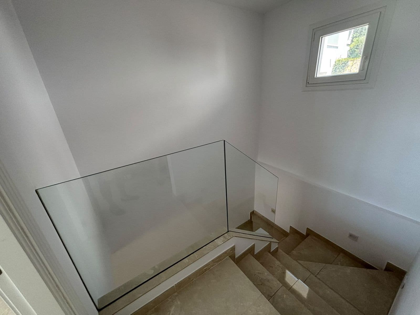 4 bedroom Townhouse for sale in Marbella - € 1,050,000 (Ref: 10020598)
