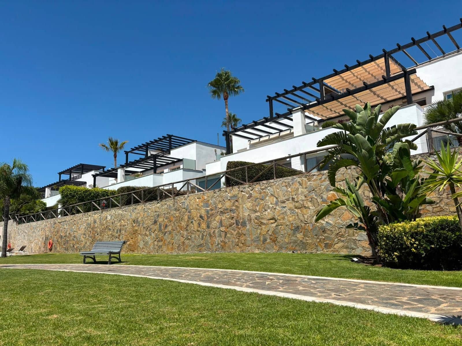 4 bedroom Townhouse for sale in Marbella - € 1,050,000 (Ref: 10020598)