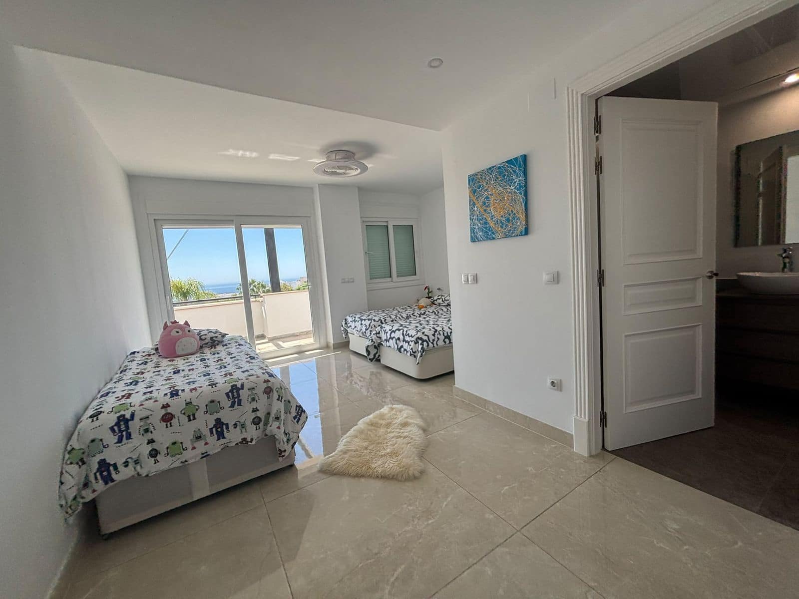 4 bedroom Townhouse for sale in Marbella - € 1,050,000 (Ref: 10020598)