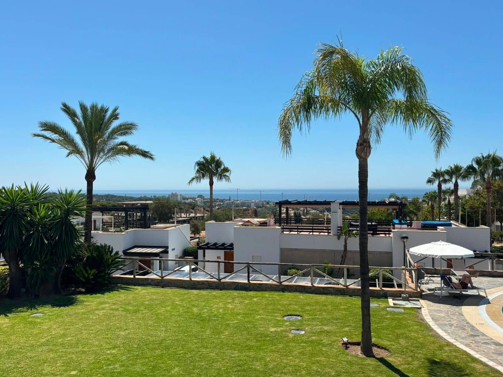 4 bedroom Townhouse for sale in Marbella - € 1,050,000 (Ref: 10020598)