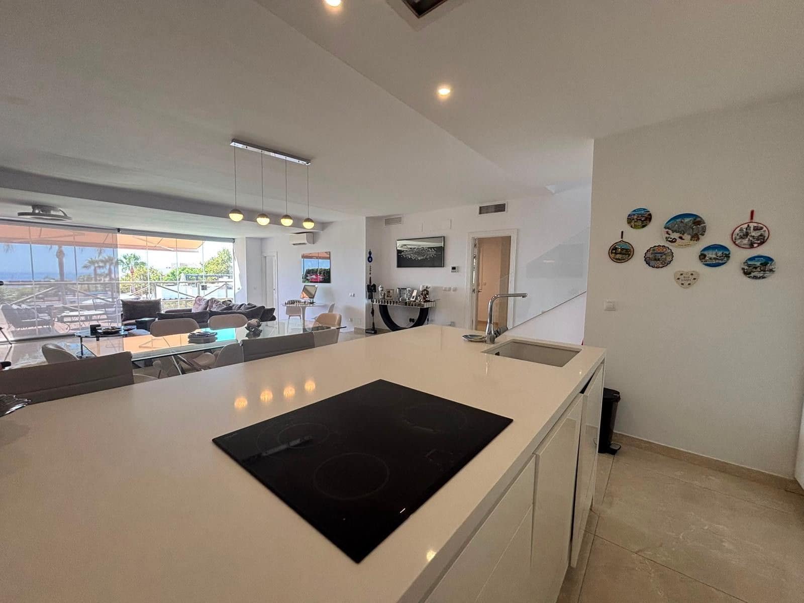 4 bedroom Townhouse for sale in Marbella - € 1,050,000 (Ref: 10020598)