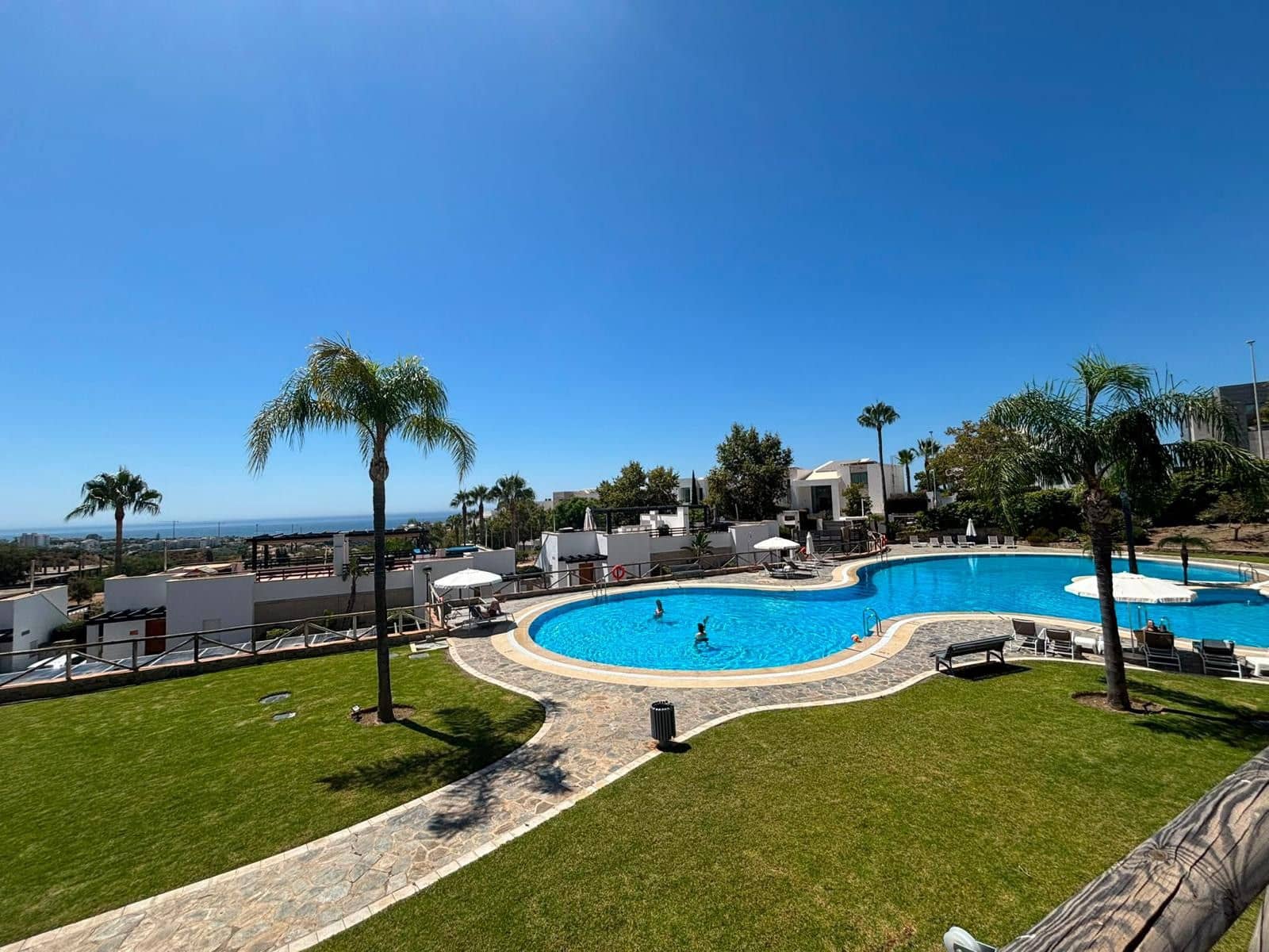 4 bedroom Townhouse for sale in Marbella - € 1,050,000 (Ref: 10020598)