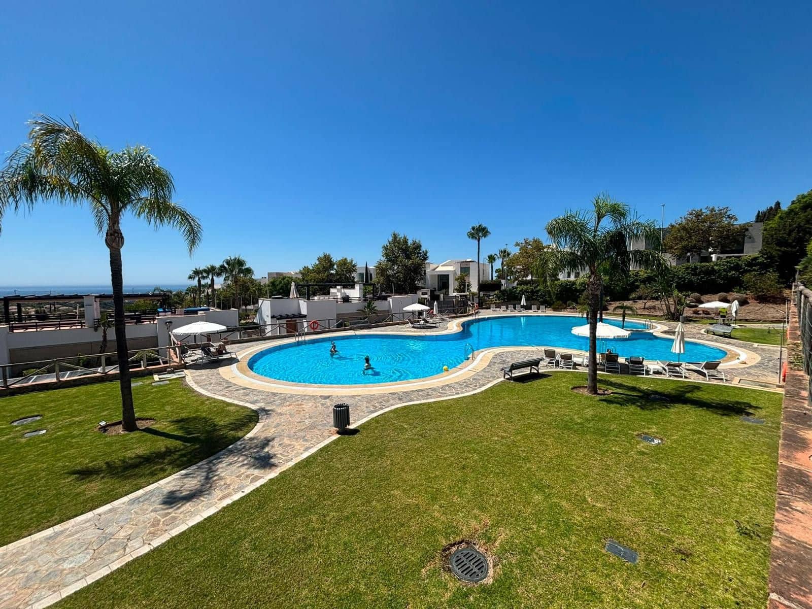 4 bedroom Townhouse for sale in Marbella - € 1,050,000 (Ref: 10020598)