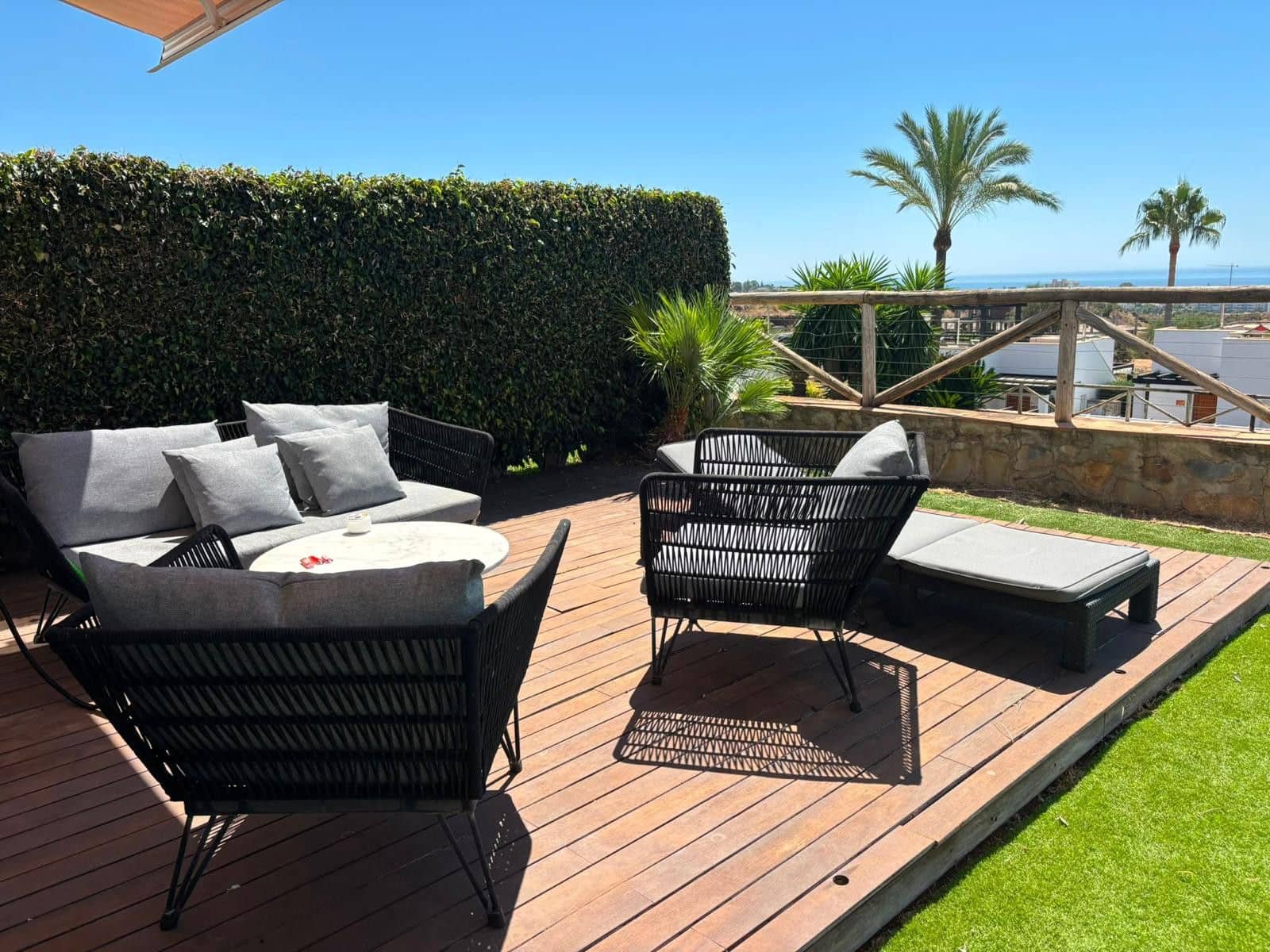 4 bedroom Townhouse for sale in Marbella - € 1,050,000 (Ref: 10020598)