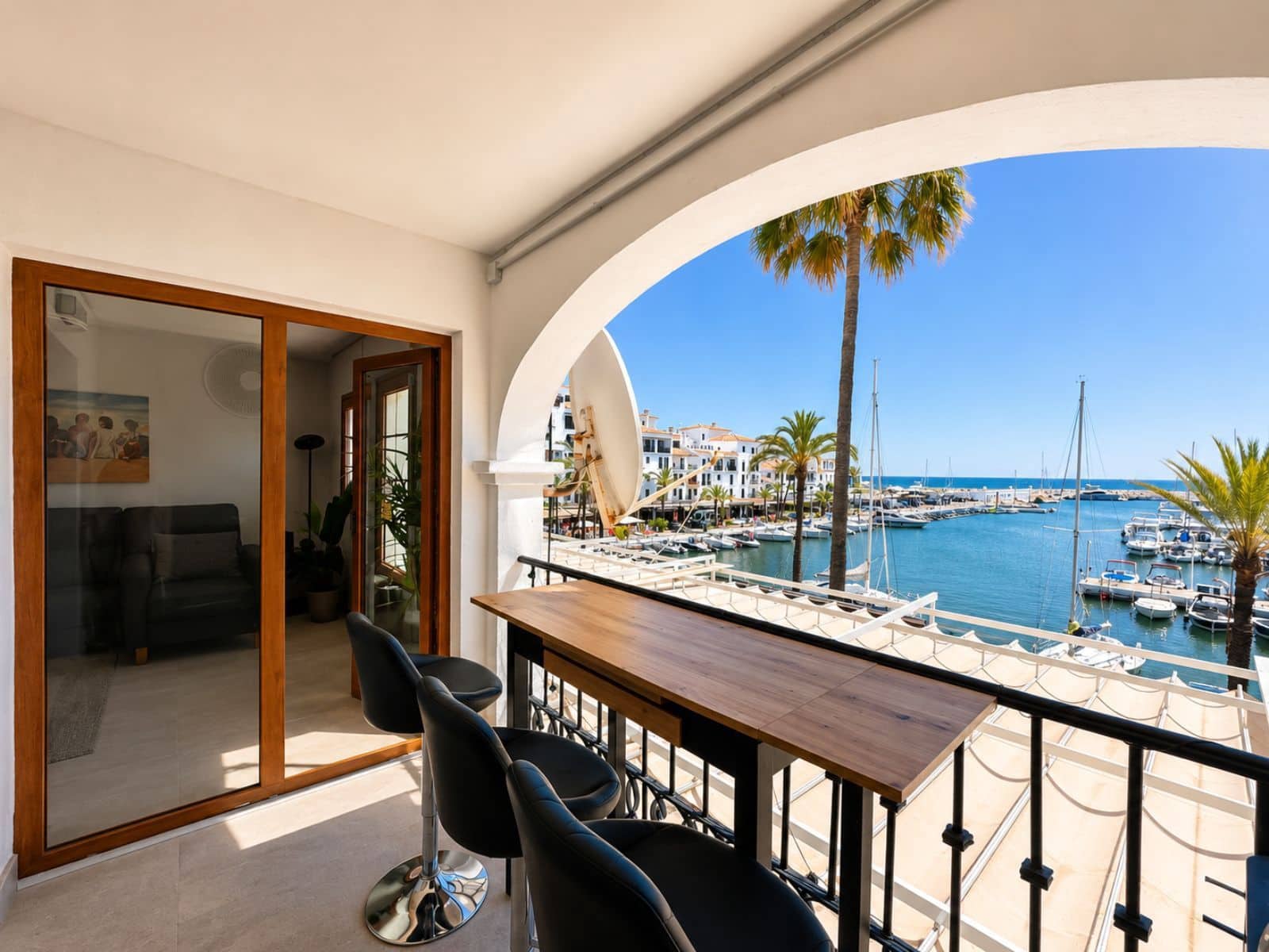 2 bedroom Apartment for sale in La Duquesa / Puerto de la Duquesa - € 385,000 (Ref: 10020599)