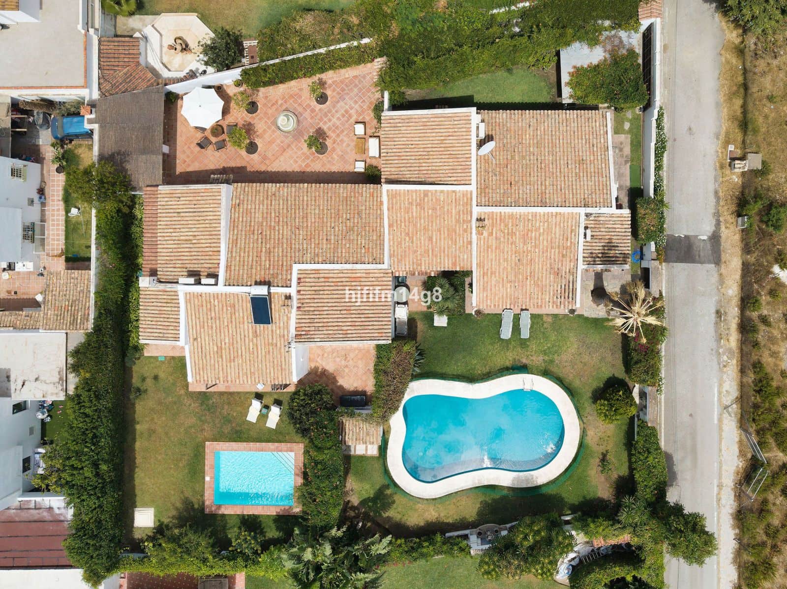 3 bedroom Villa for sale in Estepona - € 975,000 (Ref: 10020602)
