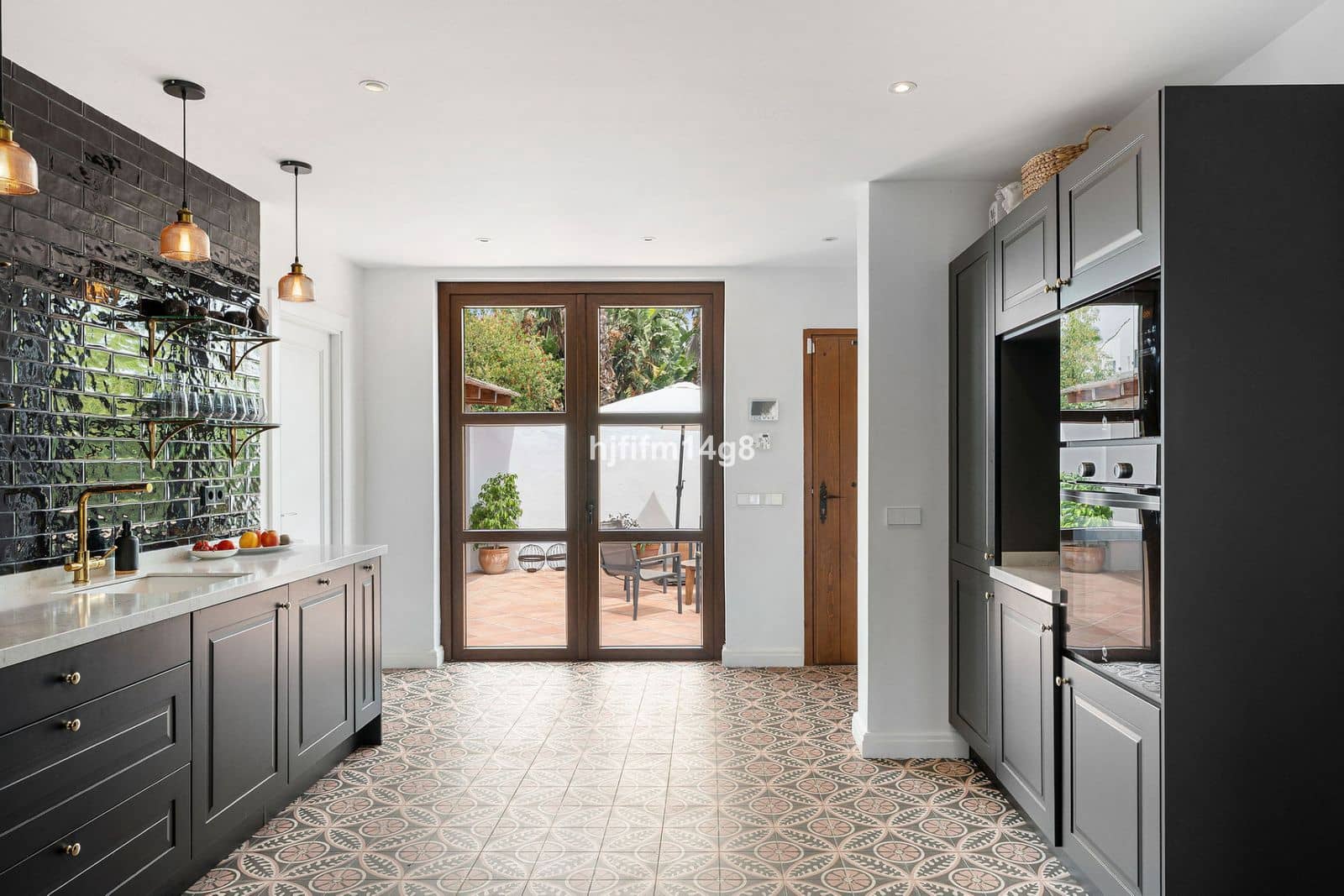 3 bedroom Villa for sale in Estepona - € 975,000 (Ref: 10020602)