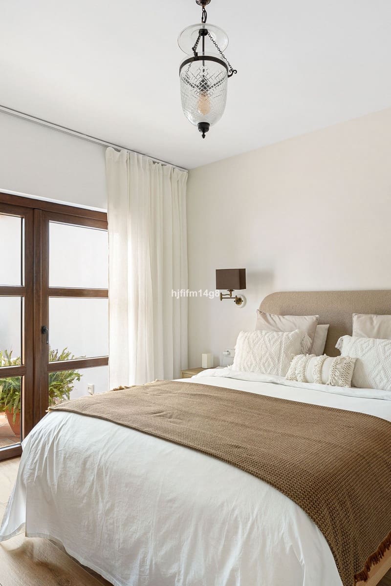 3 bedroom Villa for sale in Estepona - € 975,000 (Ref: 10020602)