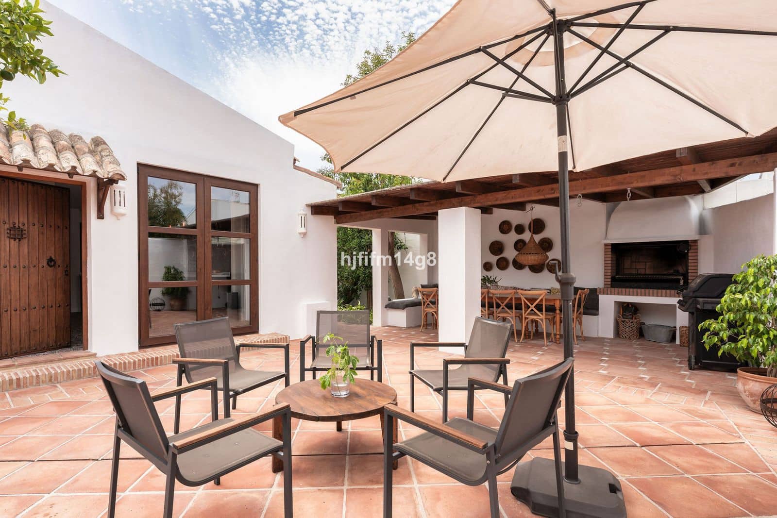 3 bedroom Villa for sale in Estepona - € 975,000 (Ref: 10020602)